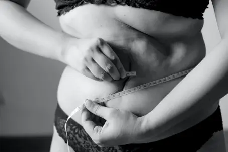 Zo kun jij je lovehandles wegwerken met voeding en oefening