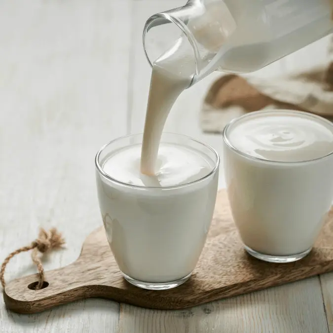 Is karnemelk gezond? 10 redenen om het vaker te drinken