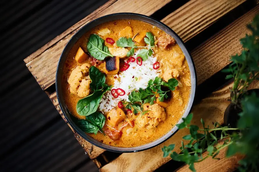 Gezond eten zonder gedoe: kant-en-klaarmaaltijden als redder in nood